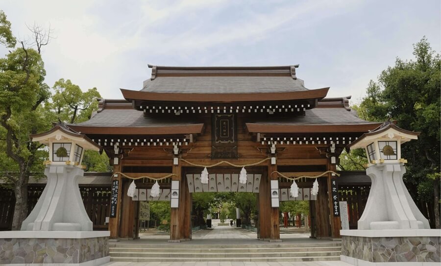 湊川神社